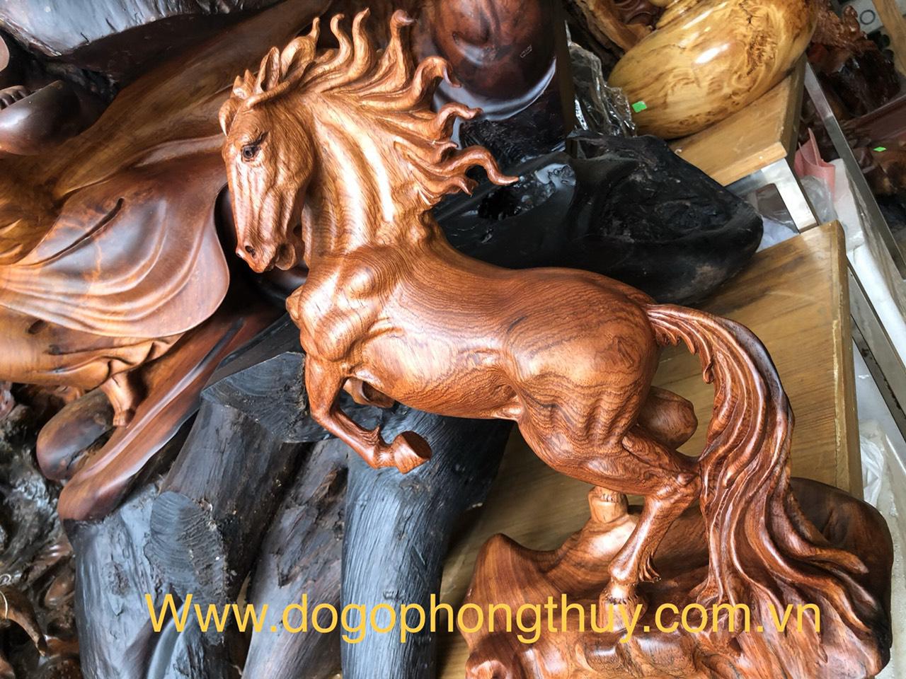 Tượng ngựa gỗ và những kỳ bí về phong thủy