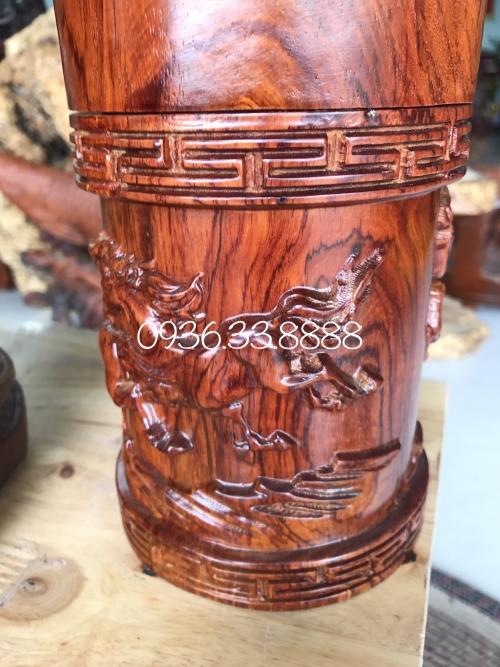 Hộp đựng Trà Bát Mã, gỗ Cẩm Lai Đăk lắk cao 18cm đk 12cm 