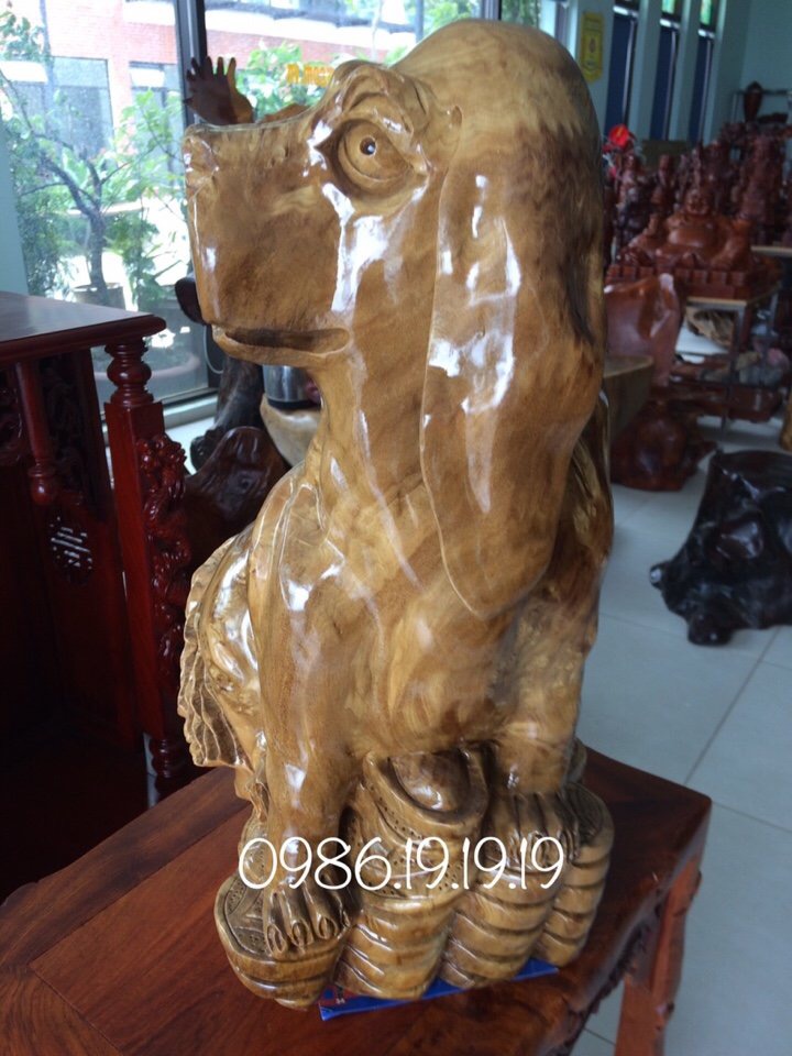 tượng chó phong thủy gỗ nu nghiến