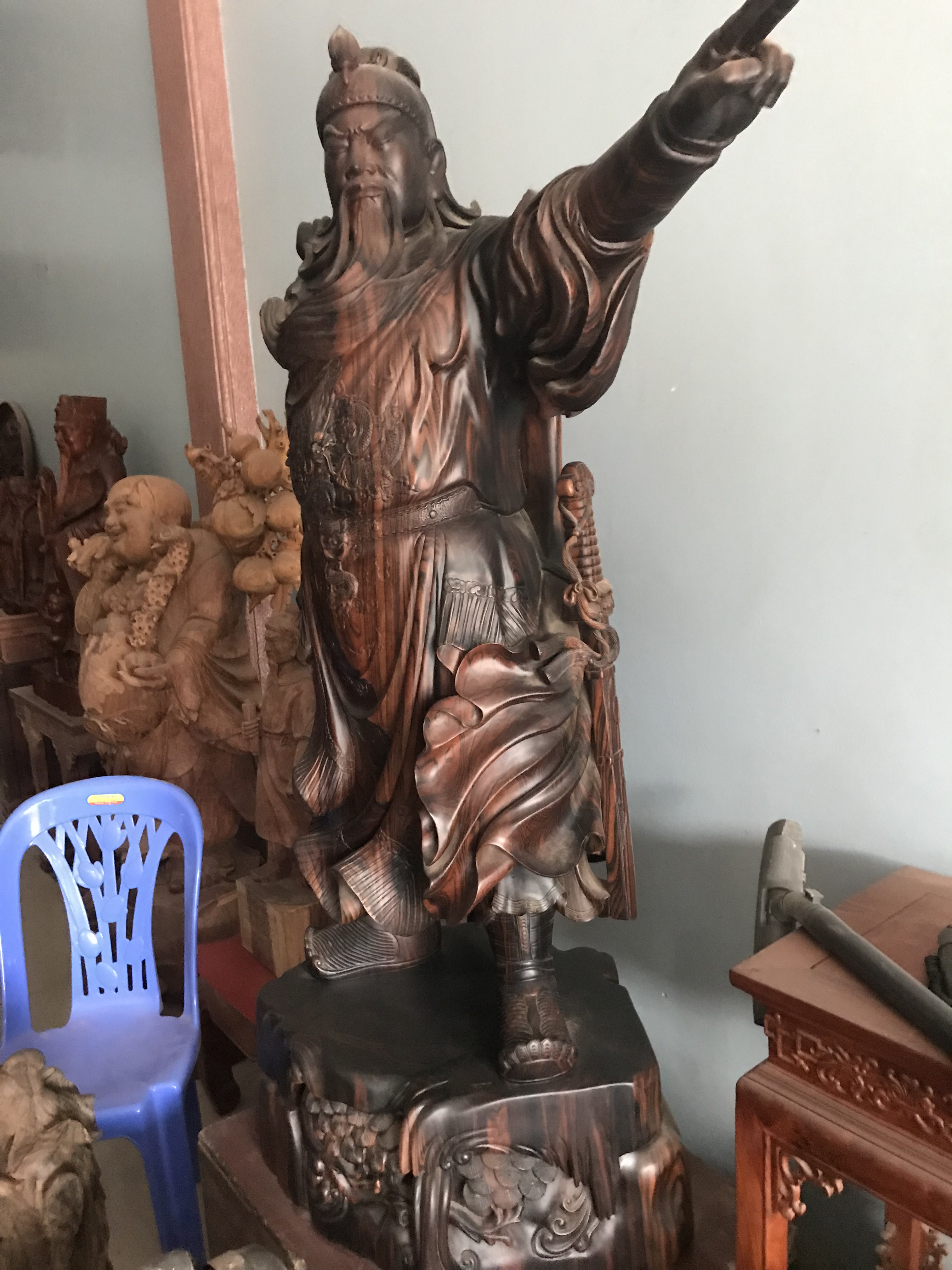 tượng quan công gỗ mun